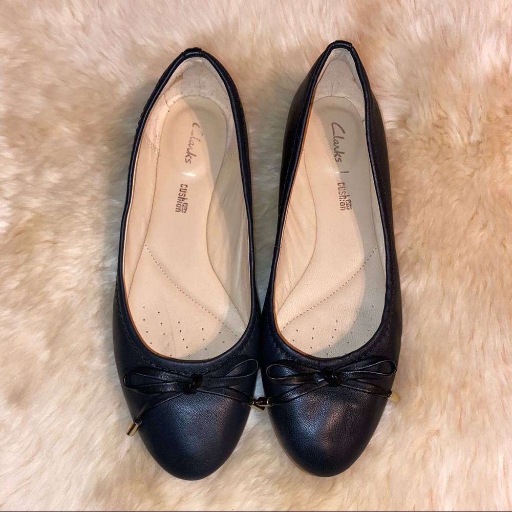 Clarks Plus Cushion Black Leather Flats Size 6.5